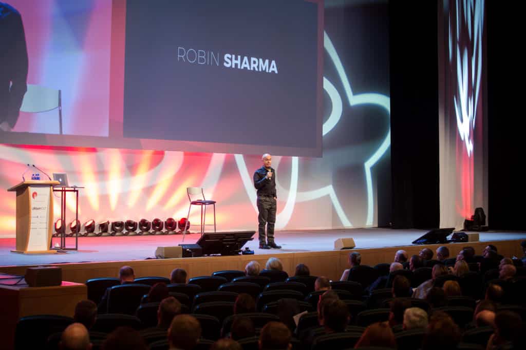 Robin Sharma Speaking at Pendulum Summit