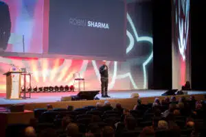 Robin Sharma Speaking at Pendulum Summit